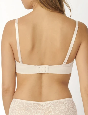 Sutien Triumph, nude