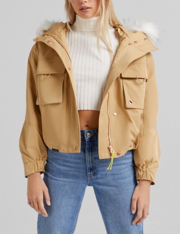 Geaca Bershka, maro deschis, XS