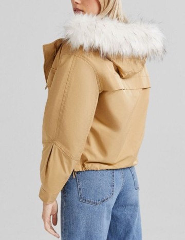 Geaca Bershka, maro deschis, XS