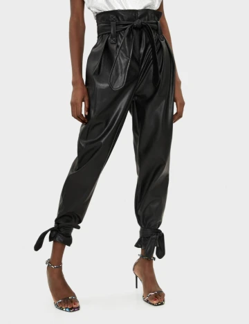 Pantaloni Bershka, negru