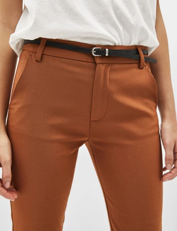 Pantaloni Bershka, maro, 32