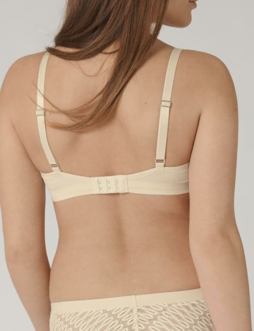 Sutien Triumph, nude