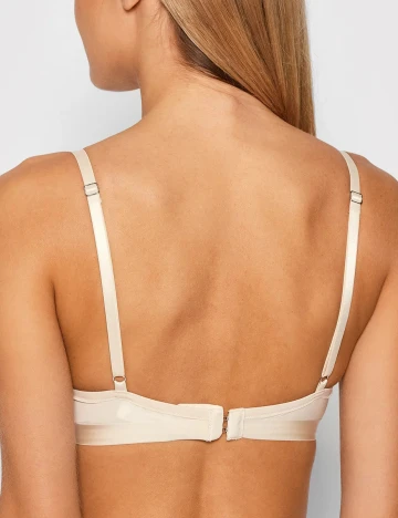 Sutien Triumph, nude