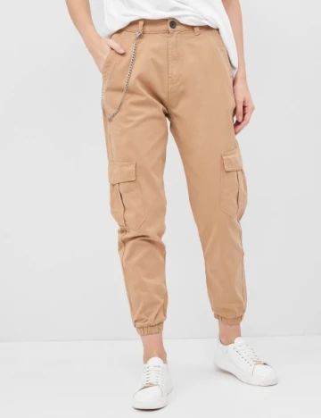 Pantaloni Bershka, maro