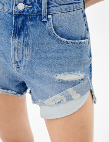 Pantaloni scurti Bershka, albastru, 38