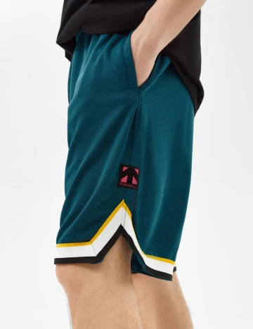 Pantaloni scurti Bershka, verde, S