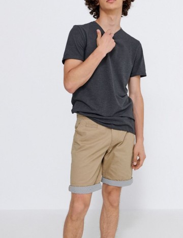 
						Pantaloni scurti House Brand, maro, S