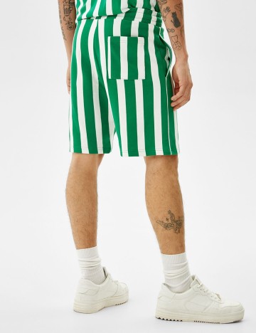 Pantaloni scurti Bershka, verde, S