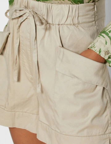 Pantaloni scurti Mango, crem, XS