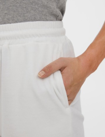 Pantaloni scurti Vero Moda, alb, S