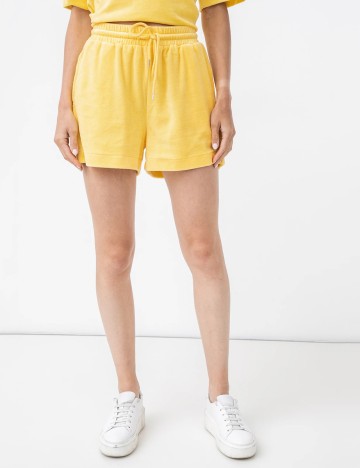 Pantaloni scurti Vero Moda, galben, M