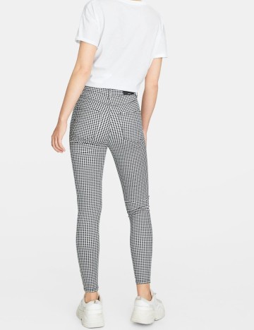 Pantaloni Stradivarius, alb-negru, 32