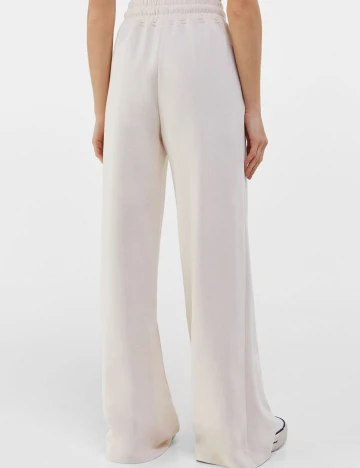 Pantaloni Bershka, crem, S