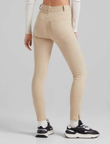 Blugi Bershka, crem, 32