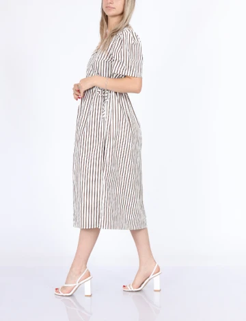 Rochie medie OVERSIZE Pieces, alb/maro