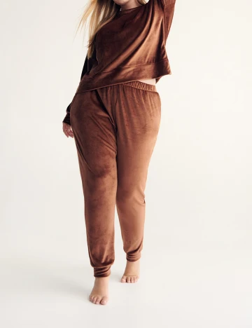 Compleu Reserved Plus Size, maro