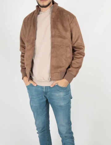 Geaca Reserved, maro