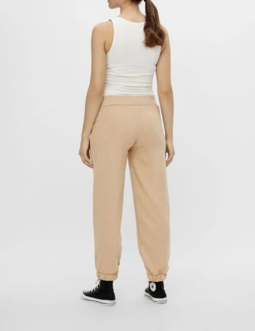 Pantaloni PIECES MATERNITY, bej Crem