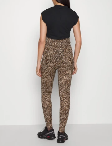 Top Mamalicious, negru