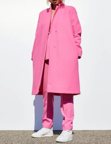 Palton Noisy May, roz