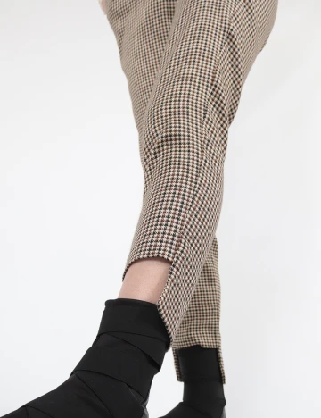 Pantaloni NA-KD, bej