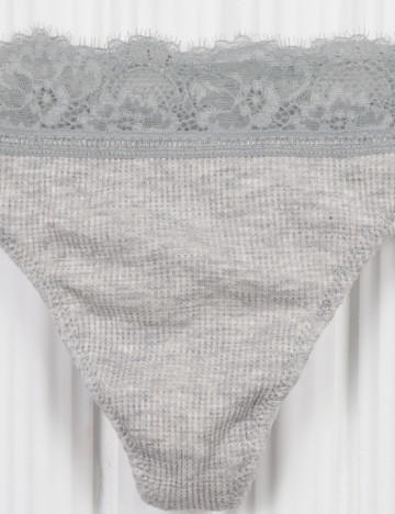Chilot Aerie, gri