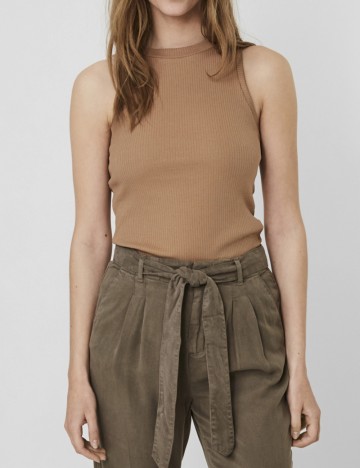 
						Maiou Vero Moda, maro