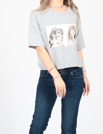 
						Top Aerie, gri