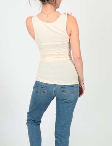 Maiou River Island, crem