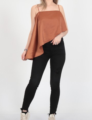 
						Top Vero Moda, maro