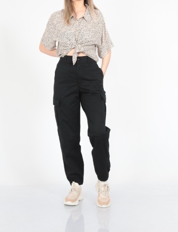
						Pantaloni American Eagle, negru