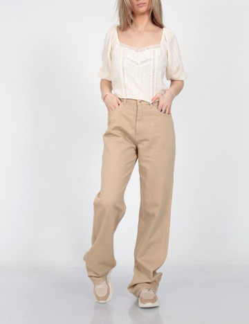 
						Pantaloni Only, crem