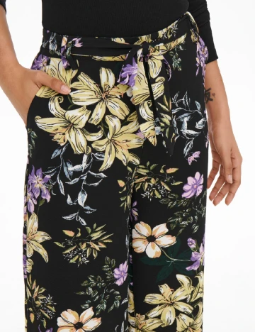 Pantaloni Only, floral print Floral print