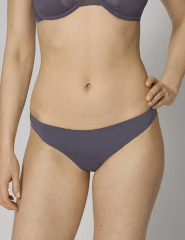 Chilot Tanga Triumph, mov, L