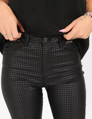 Pantaloni Mohito, negru