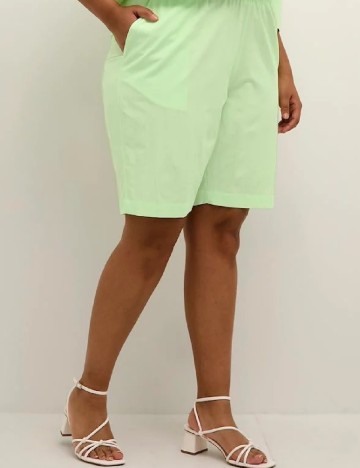 Pantaloni scurti Kaffe Curve, verde