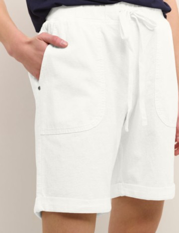 Pantaloni scurti Kaffe, alb