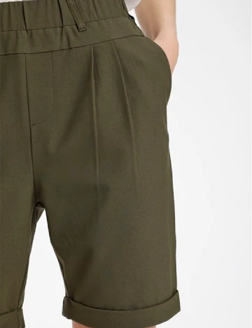 Pantaloni scurti Kaffe, kaki