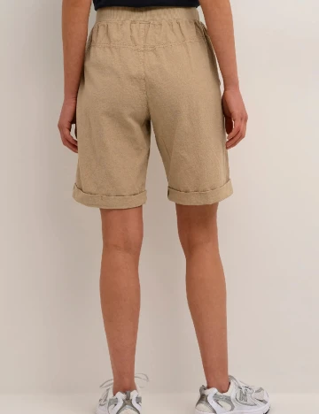 Pantaloni scurti Kaffe, crem