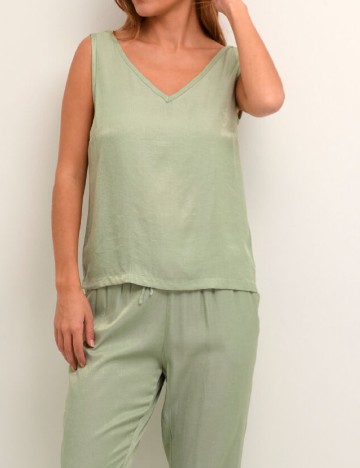 
						Maiou Cream, verde