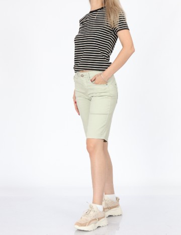 
						Pantaloni scurti Cream, verde