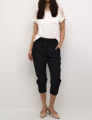 
						Pantaloni Cream, negru