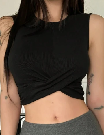 Top Dazy, negru
