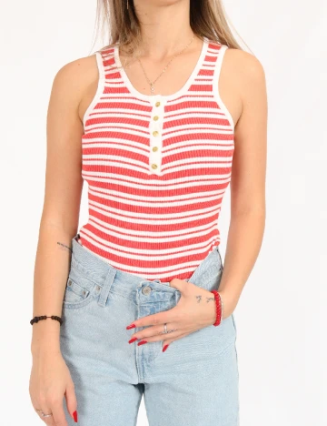 Body Guess, alb/rosu