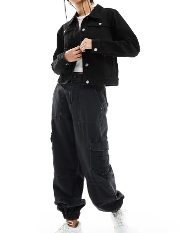 
						Jacheta Bolongaro Trevor, negru