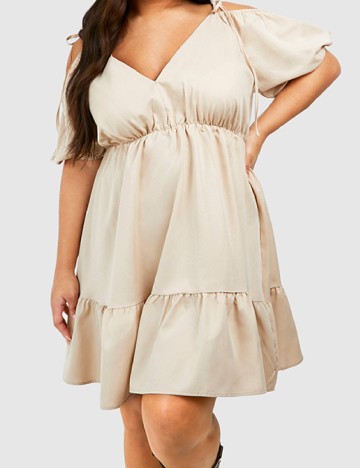 
						Rochie scurta Boohoo Plus Size, bej