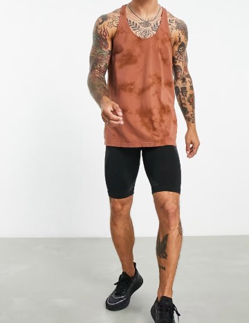 
						Maiou HIIT by ASOS, maro