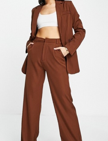 
						Sacou Missy Empire, maro