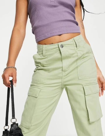 Pantaloni Bershka, verde Verde