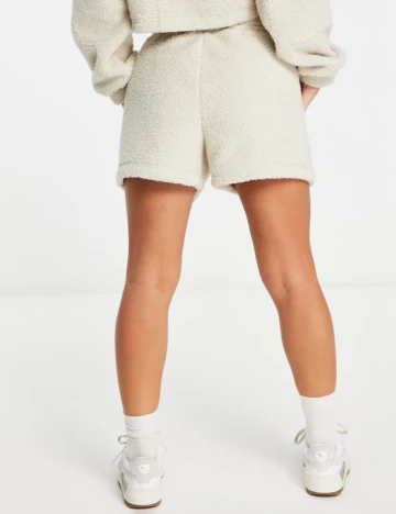 Pantaloni scurti Puma, bej Crem
